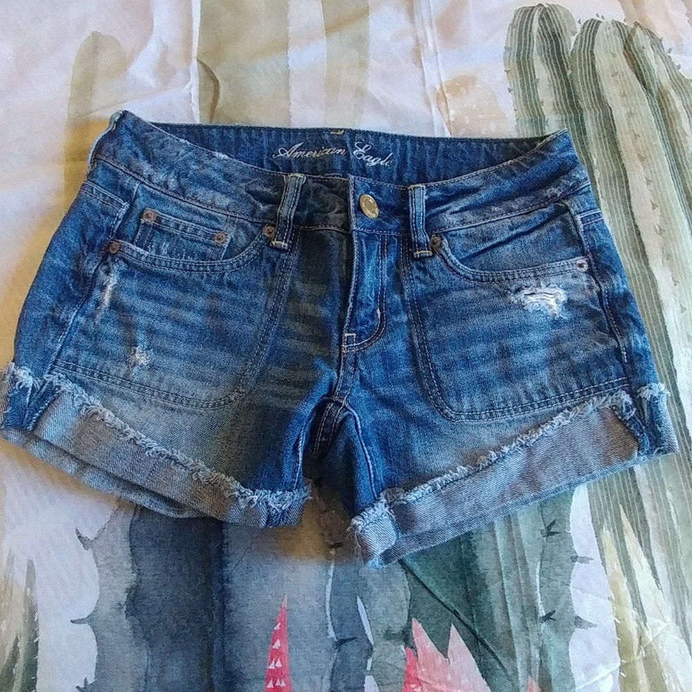 American Eagle short